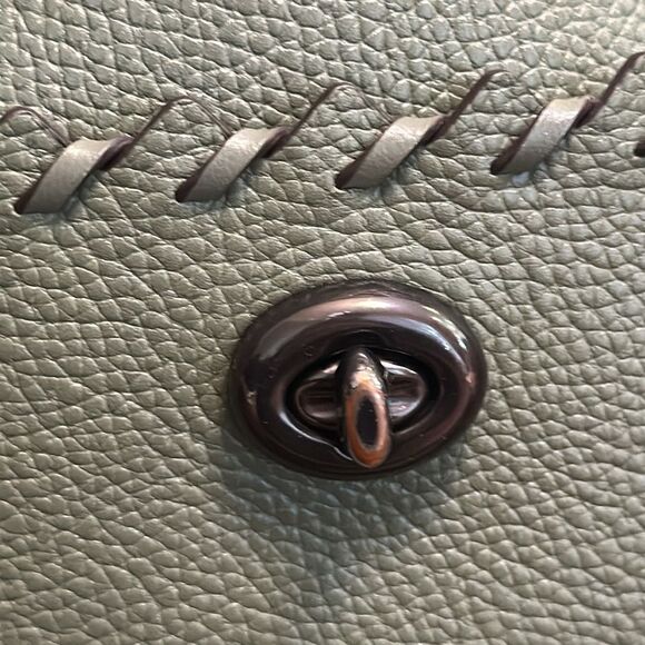 COACH LORA BUCKET BAG (651) WHIPSTITCH DETAIL TURNLOCK TASSELS STRAPS FERN VGUC - Picture 7 of 15